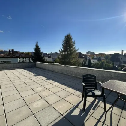 Zweifamilienhaus – Ihr neues Zuhause mit Garten, Dachterrasse, Indoorpool & Garage! - Bild 3