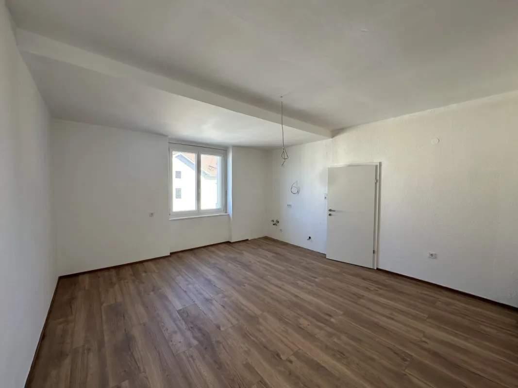 Helle 3-Zimmer-Wohnung in Judenburg – mit neuer Küche und Stellplatz - Bild 1