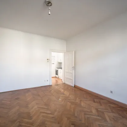 ++Fasangarten++ Altbau mit Potenzial – gepflegte 2 Zimmer-Wohnung - Bild 2