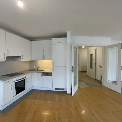 3 Zimmer Wohnung mit Gemeinschaftsdachterrasse direkt beim Karlsplatz! - Bild 2