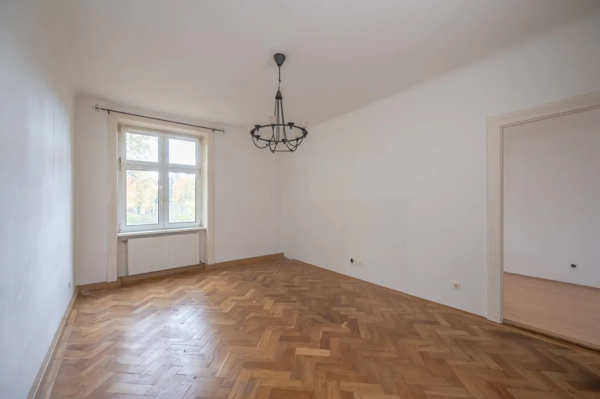 ++Fasangarten++ Altbau mit Potenzial – 2 Zimmer zum Sanieren - Bild 1