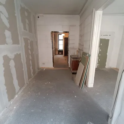 Rohdiamant im Servitenviertel – 2 Zimmer mit Lift & Potenzial für kreative Gestaltung - Bild 3