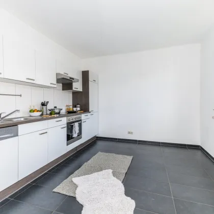 JETZT EINZIEHEN I HELLE RÄUME I ZENTRALE LAGE I STILVOLL SANIERT I DESIGNKÜCHE I WALK-IN DUSCHE I PROJEKT WOHNEN - Bild 2