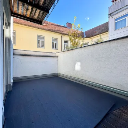 1 MONAT MIETFREI I AB SOFORT I XL-TERRASSE I TOP-KÜCHE I SEHR HELL & RUHIG I BADEWANNE I WG TAUGLICH I MODERN SANIERT I LICHTDURCHFLUTET I SEHR ZENTRALE LAGE AM STADTPARK I - Bild 3