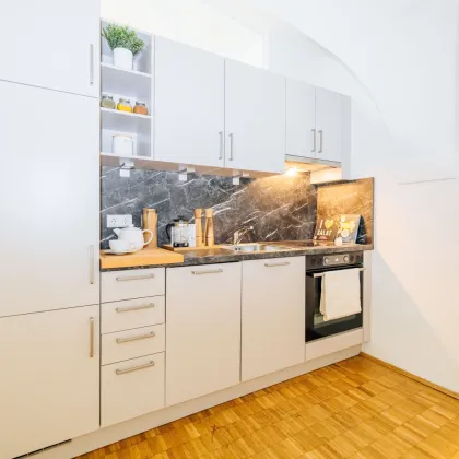 1 MONAT MIETFREI I AB SOFORT I XL-TERRASSE I TOP-KÜCHE I SEHR HELL & RUHIG I BADEWANNE I WG TAUGLICH I MODERN SANIERT I LICHTDURCHFLUTET I SEHR ZENTRALE LAGE AM STADTPARK I - Bild 2