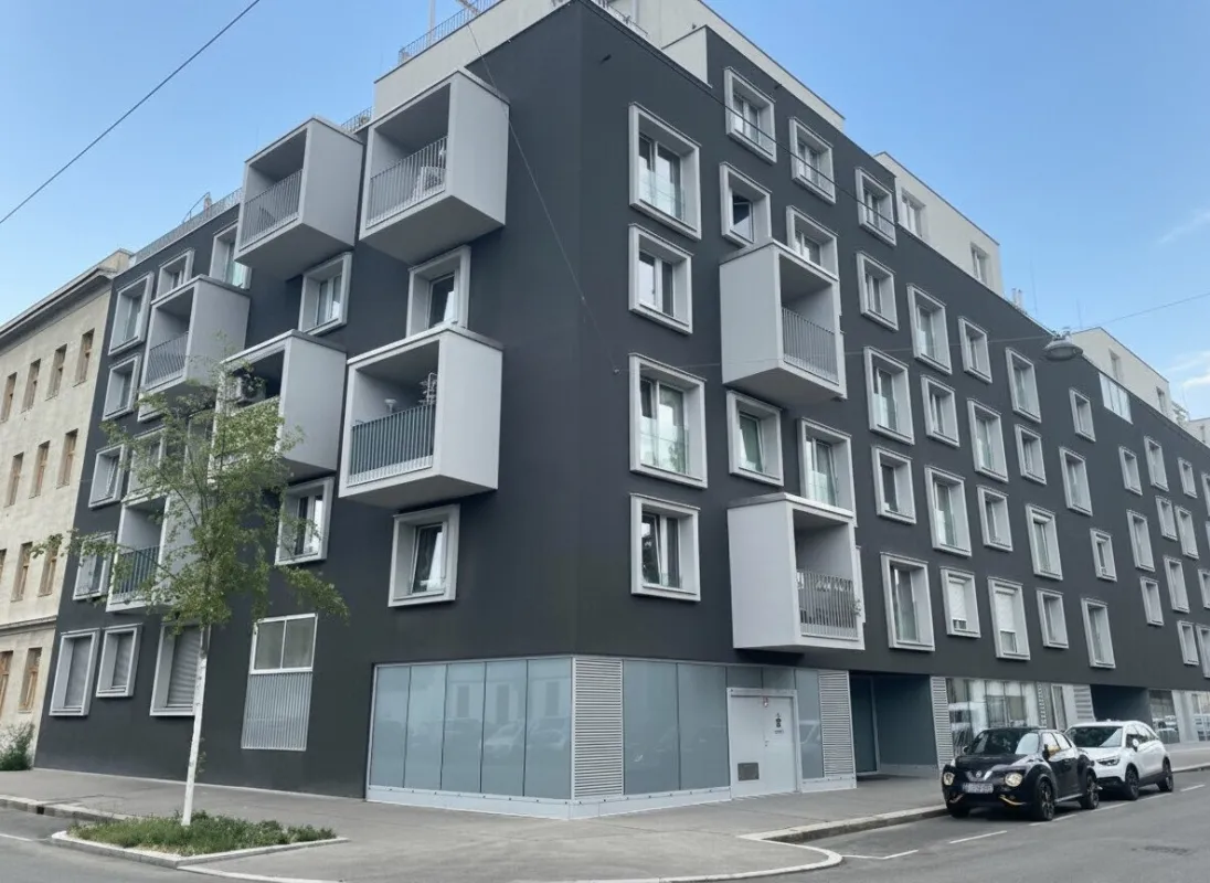 Helle 3 Zimmerwohnung mit Loggia und KFZ- Stellplatz - Bild 1