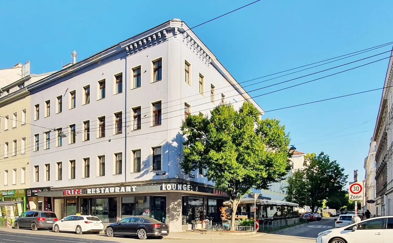 ++NEU++ Wenige Schritte zum Augarten: 93 m² (derzeit 2 Einheiten) Altbau-Traum Sanierungsbedürftig! - Bild 1