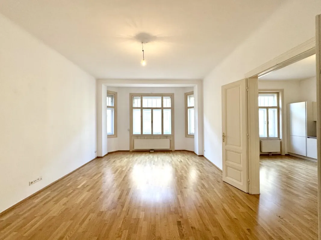 Wunderschöner Stil-Altbau mit Erker! 3 Zimmer plus separate Küche nächst Kunst Haus - Bild 1