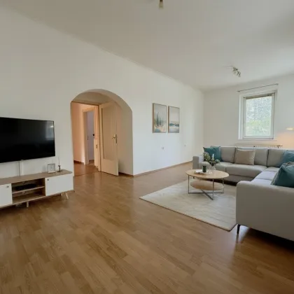 Schnäppchen-Alarm! Sanierungsbedürftige 74m2 Altbauwohnung mit enormen Potenzial, Carport & großzügigem Keller – Ihr neues Zuhause in Graz! Innenhof-Balkon kann bewilligt werden! - Bild 2