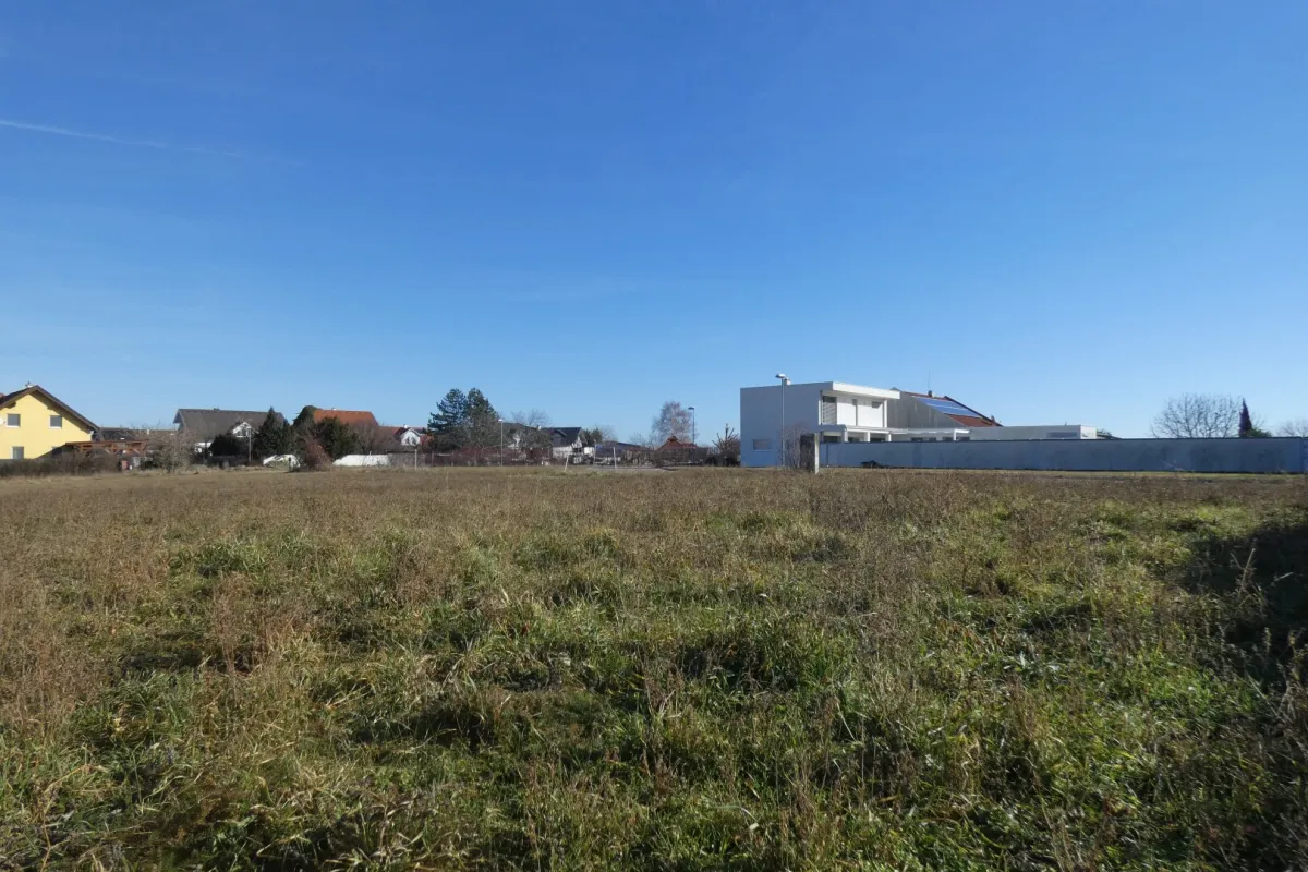 BAUGRUNDSTÜCK IN SEENÄHE GRÜNHRUHELAGE - Bild 1