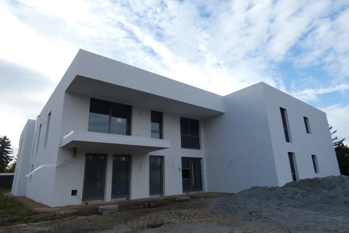 NEUBAUWOHNUNG MIT EIGENGARTEN ENERGIESPAREND BEREITS BELAGSFERTIG - Bild 1