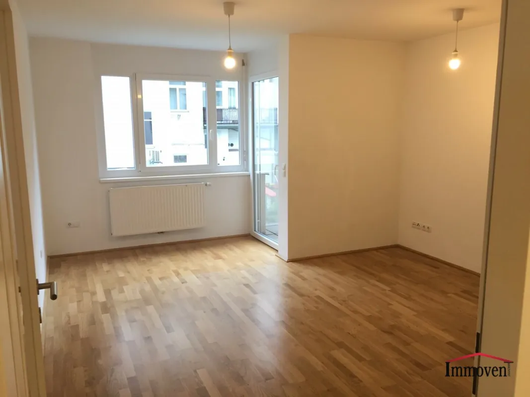 Nette 2-Zimmerwohnung mit Balkon in begrünter Innenhofruhelage (Mietbeginn nach Vereinbarung 1/2026 oder 2/2026) - Bild 1