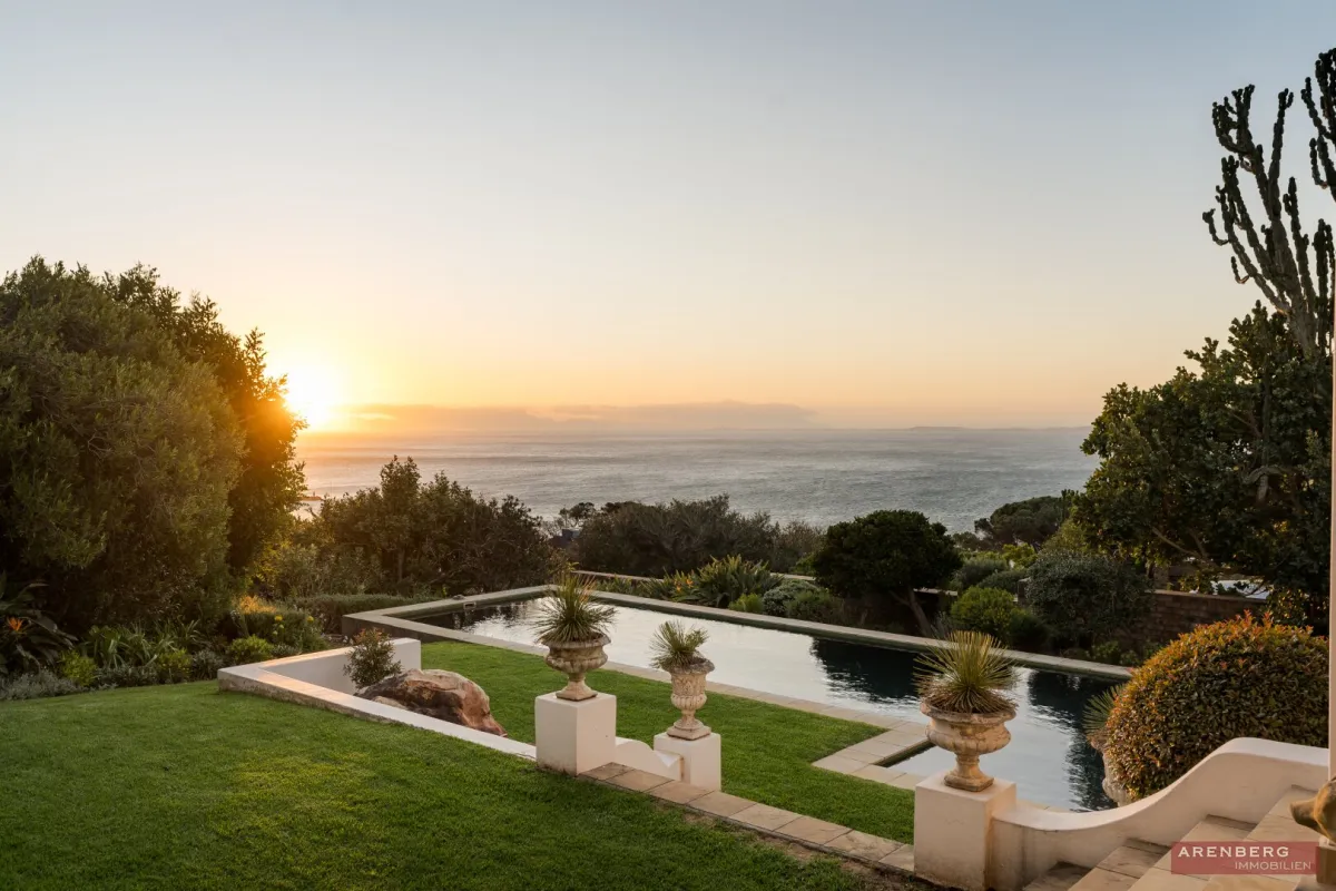 6 Bedroom Villa mit atemberaubenden Panoramablick Gordons Bay - Südafrika - Bild 1