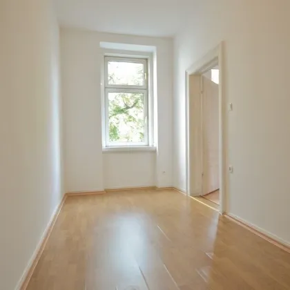 Charmantes 2-Raum-Büro mit Hofblick - Bild 2