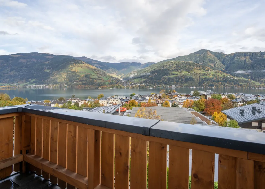 Traumhafte Dachgeschosswohnung mit Seeblick in absoluter Premiumlage Zell am See - Bild 1