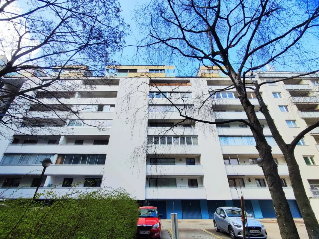 U6-Dresdner Straße : 3 Zimmer mit Loggia in Hofruhelage - Bild 1