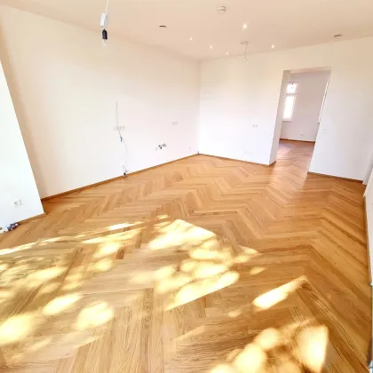 Herbstaktion! MUST HAVE für Familien! Großer Balkon + Lift direkt in die Wohnung + 4,5 Zimmer + Erdwärme + Höchste Qualität + Perfekte Raumaufteilung + Viel Privatsphäre + Blick uns Grüne! - Bild 3