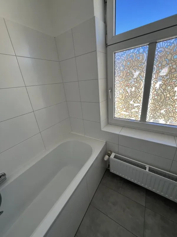 Saniert - neue Küche - Altbau - 3. Stock mit LIFT !!