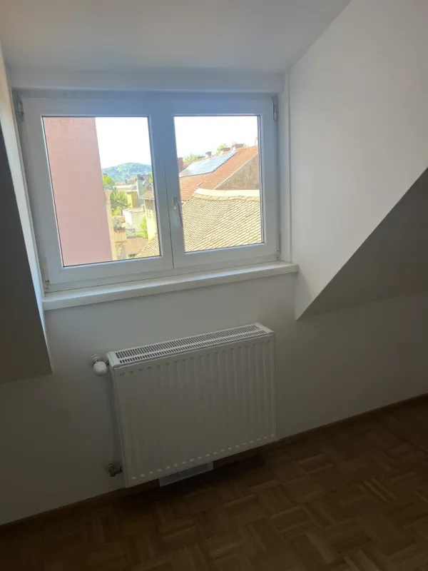 Saniert - neue Küche - Altbau - 3. Stock mit LIFT !!
