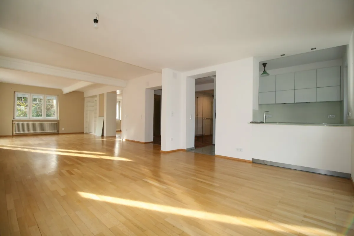 Kärnten / Villach: Einzigartige Villa mit Pool in zentraler Lage