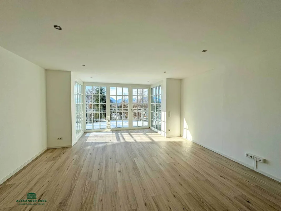 Exklusives Eckreihenhaus mit Panoramablick