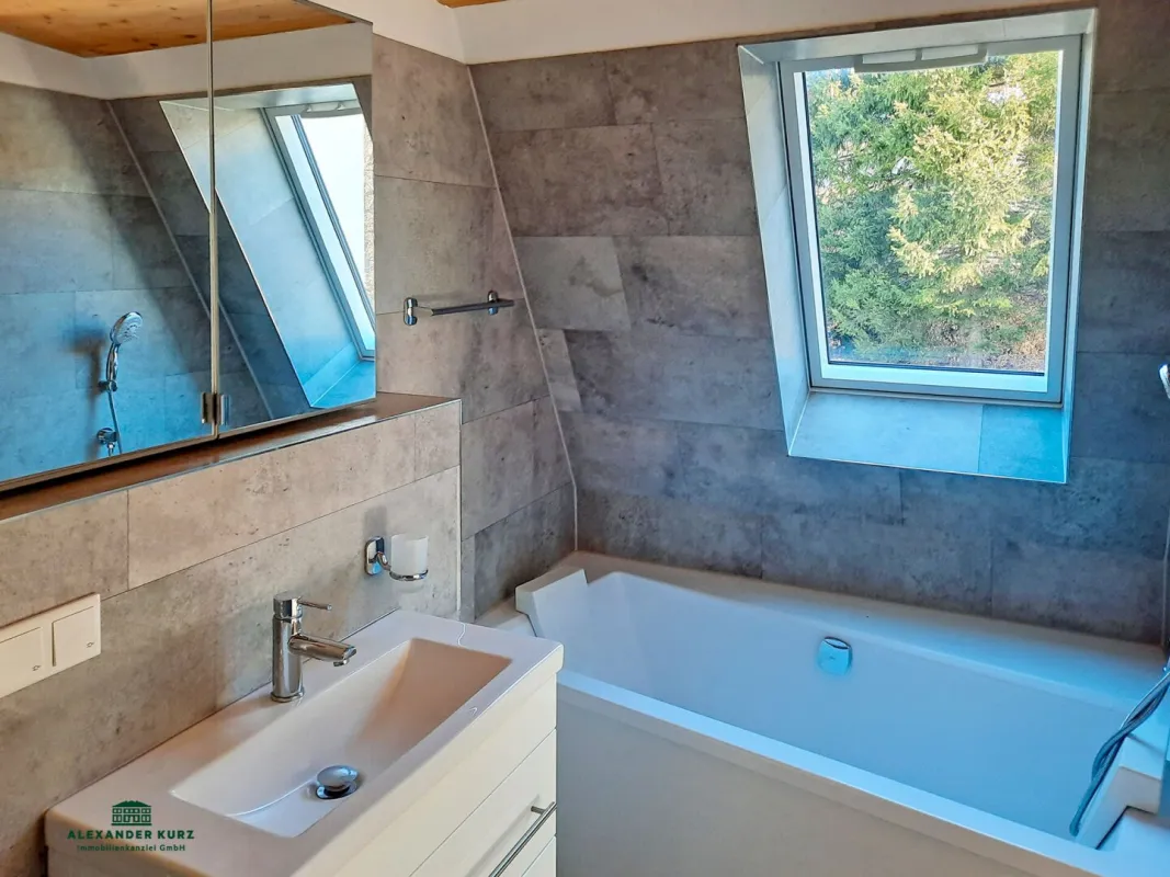 Exklusives Eckreihenhaus mit Panoramablick