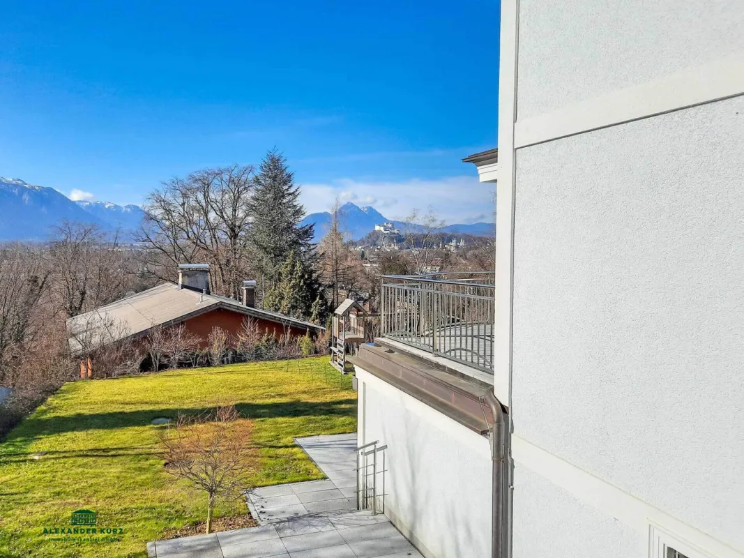 Exklusives Eckreihenhaus mit Panoramablick
