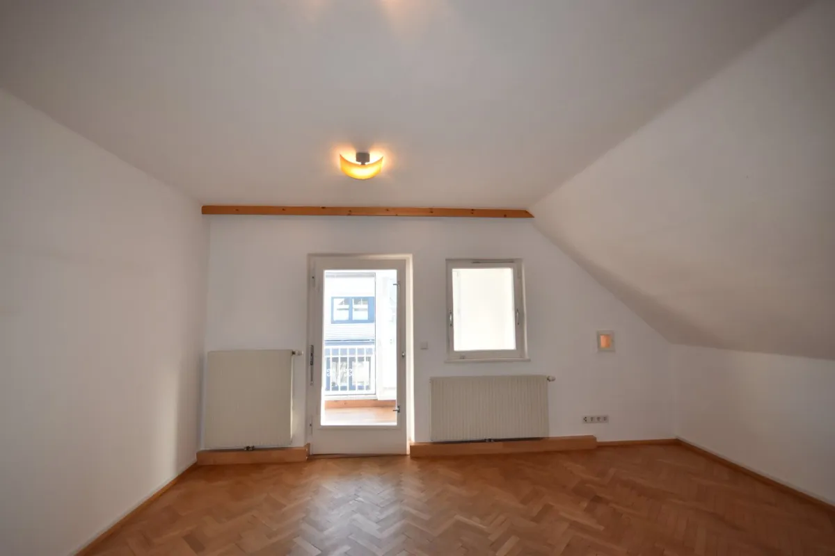 "PARSCH - Saniertes Apartmenthaus mit 3 Wohnungen in bester Lage"