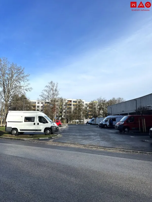 FRÜHLINGSSAKTION: 2 Monate mietfrei! Witterungsgeschützter sicherer Auto-/Camperabstellplatz im neuen Parkdeck Albert-Schöpf-Straße! Möglichkeiten für E-Ladestation und Behinderten-Parkplätze vorhanden – nur noch wenige Plätze verfügbar!
