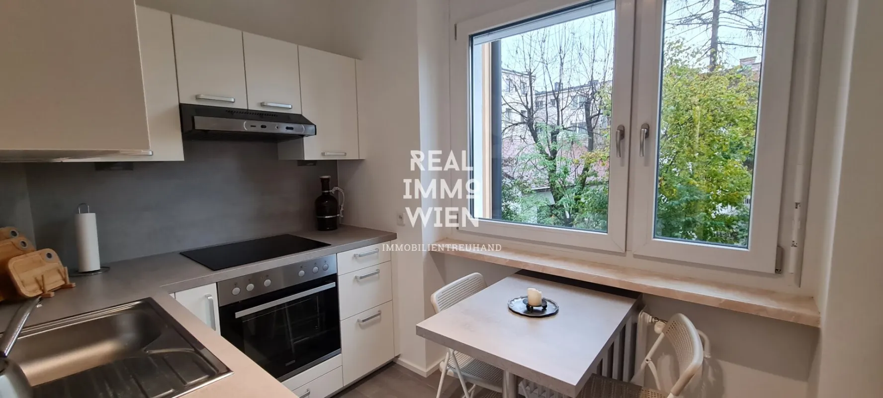 READY TO LIVE- MÖBLIERTES SERVICED APARTMENT MIT BALKON. NAHE LAKESIDE PARK, UNI UND CITY. PROVISIONSFREI