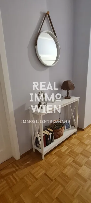 READY TO LIVE- MÖBLIERTES SERVICED APARTMENT MIT BALKON. NAHE LAKESIDE PARK, UNI UND CITY. PROVISIONSFREI