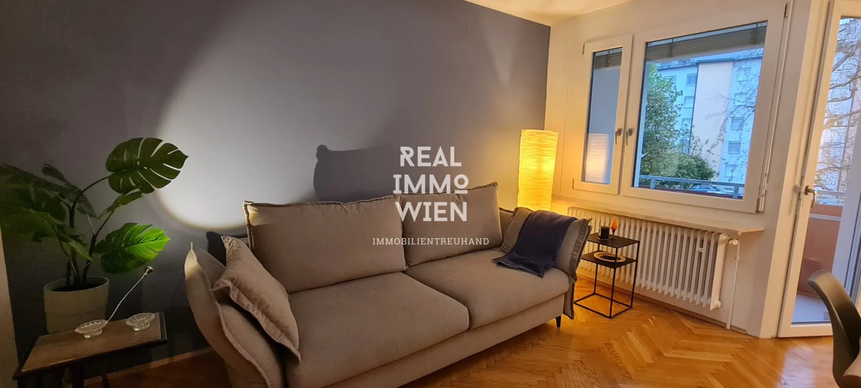 READY TO LIVE- MÖBLIERTES SERVICED APARTMENT MIT BALKON. NAHE LAKESIDE PARK, UNI UND CITY. PROVISIONSFREI