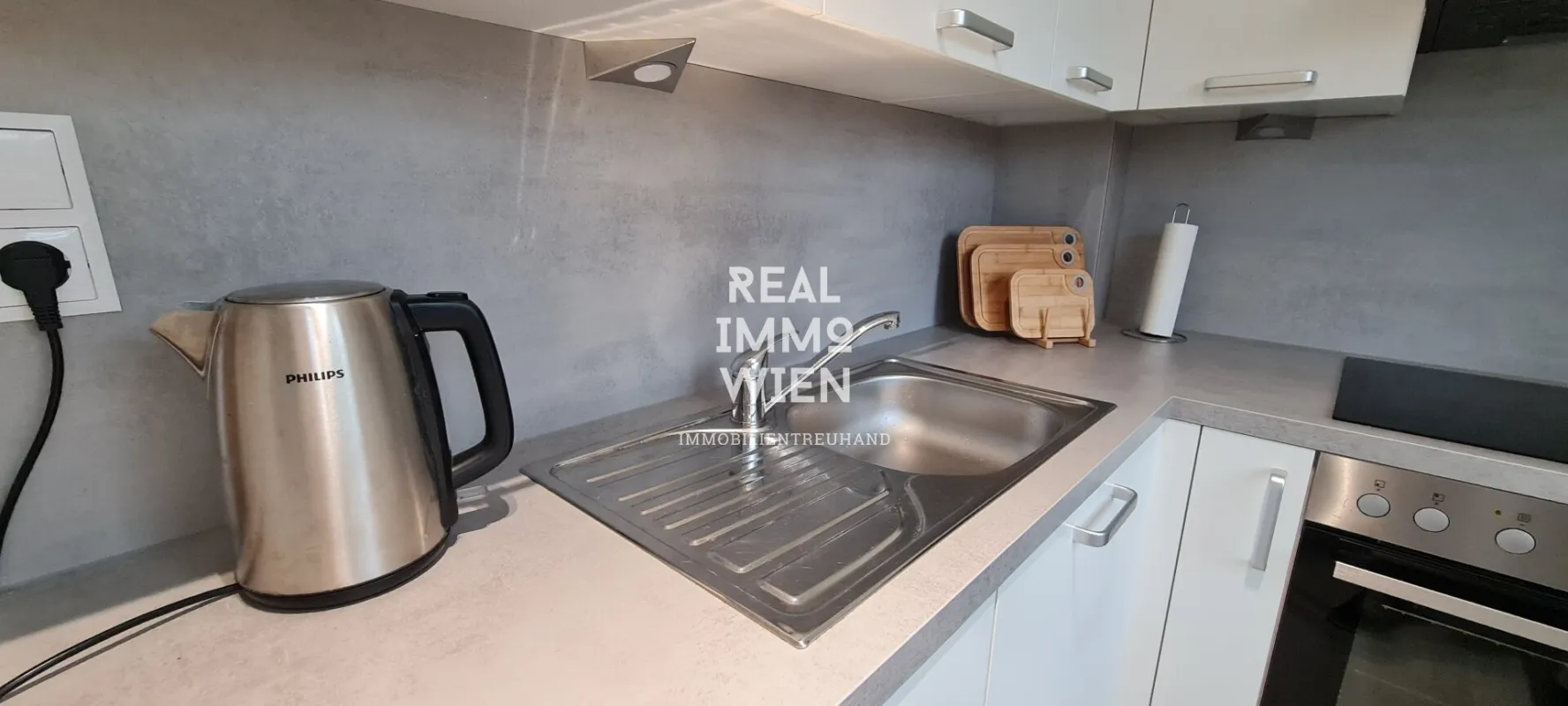 READY TO LIVE- MÖBLIERTES SERVICED APARTMENT MIT BALKON. NAHE LAKESIDE PARK, UNI UND CITY. PROVISIONSFREI