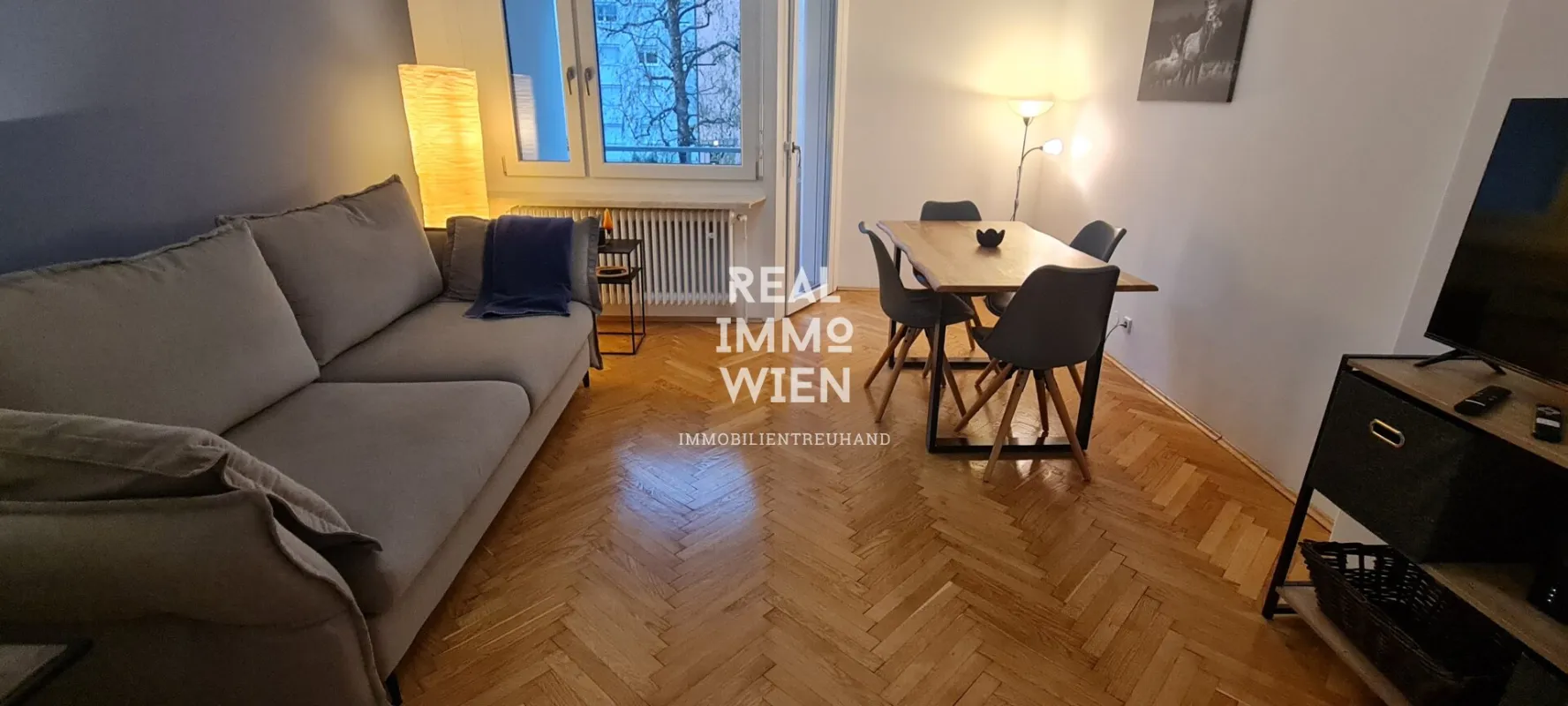 READY TO LIVE- MÖBLIERTES SERVICED APARTMENT MIT BALKON. NAHE LAKESIDE PARK, UNI UND CITY. PROVISIONSFREI