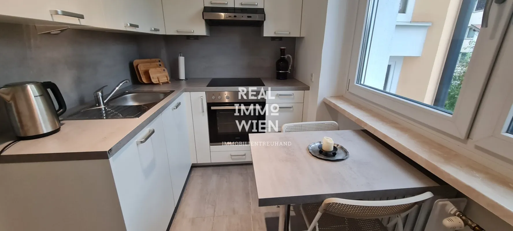 READY TO LIVE- MÖBLIERTES SERVICED APARTMENT MIT BALKON. NAHE LAKESIDE PARK, UNI UND CITY. PROVISIONSFREI