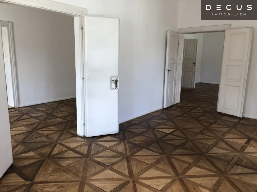 Investition im Herzen von Klagenfurt: Zinshaus mit 600m² Fläche und Stadtblick für 2.950.000,00 €