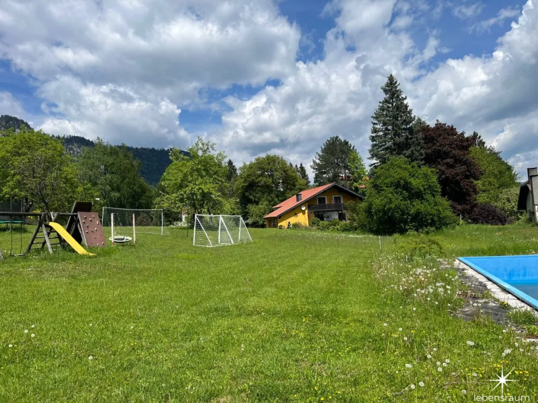 Baugrundstück in absoluter Ruhe-, Aussichts- und Sonnenlage