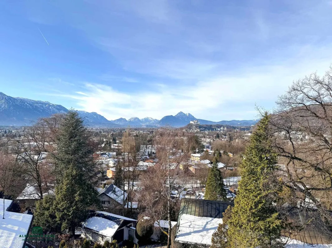 Exklusives Reihenhaus in herrlicher Ausblickslage