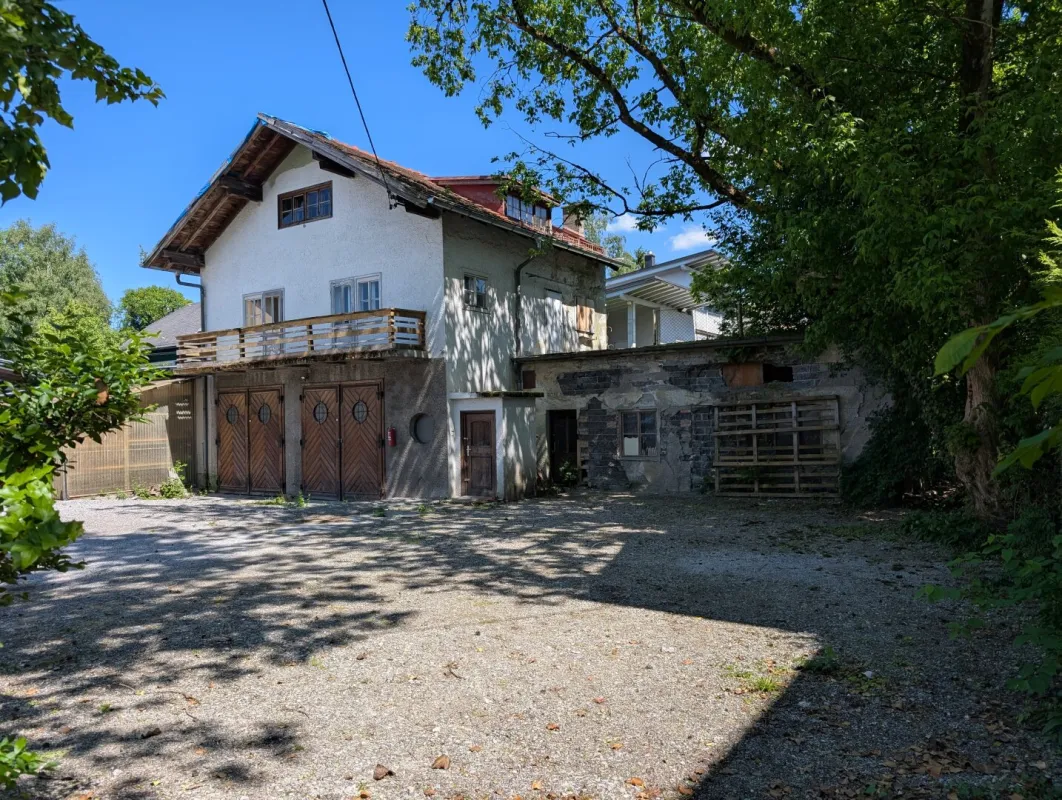Baugrundstück mit Altbestand mit hoher Baudichte und in zentraler Lage von Salzburg-Maxglan/Riedenburg