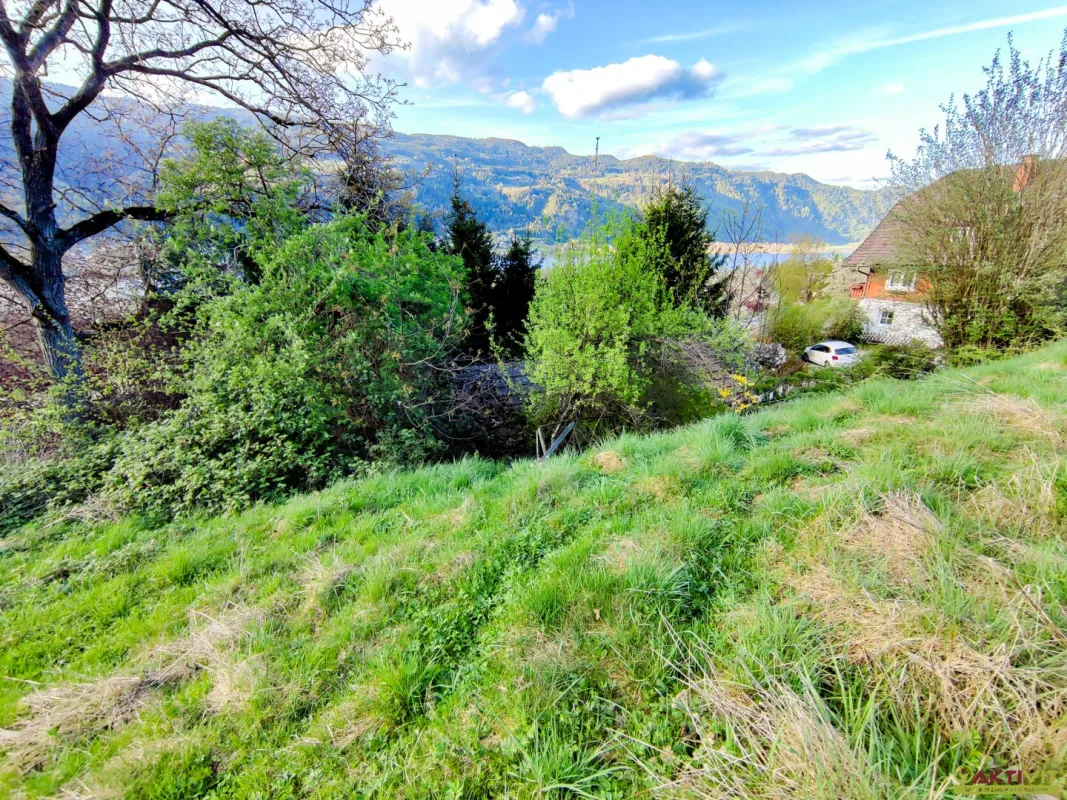 Kleingarten mit Seeblick auf den Ossiacher-See. - Nur 3 Stück verfügbar: Schnell anfragen!