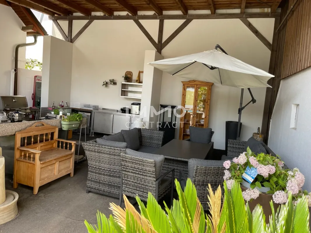 Exklusiver, generalsanierter, Hightech Streckhof mit mediterranen Flair!