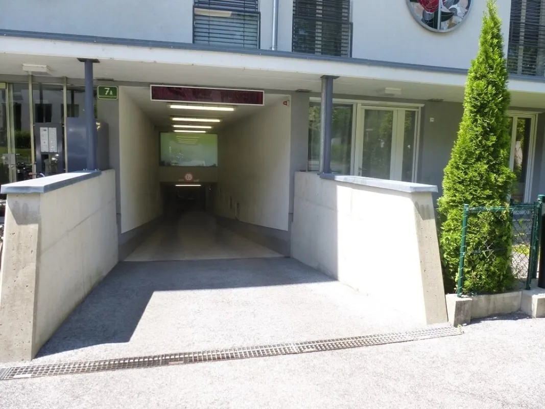 KFZ-Tiefgaragen-Abstellplatz in toller Lage im Grazer Univiertel zu verkaufen