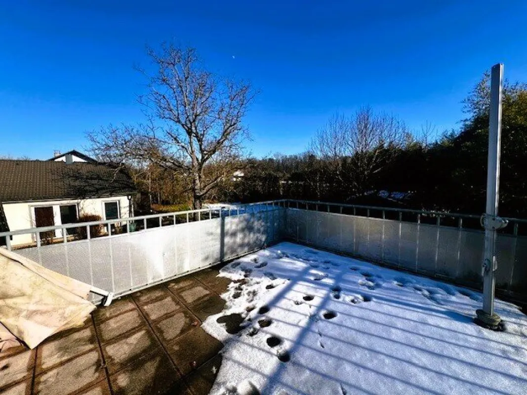 Einfamilienhaus mit großem Nebengebäude auf 1.855m² – absolute Ruhelage und unverbaubarer Blick!