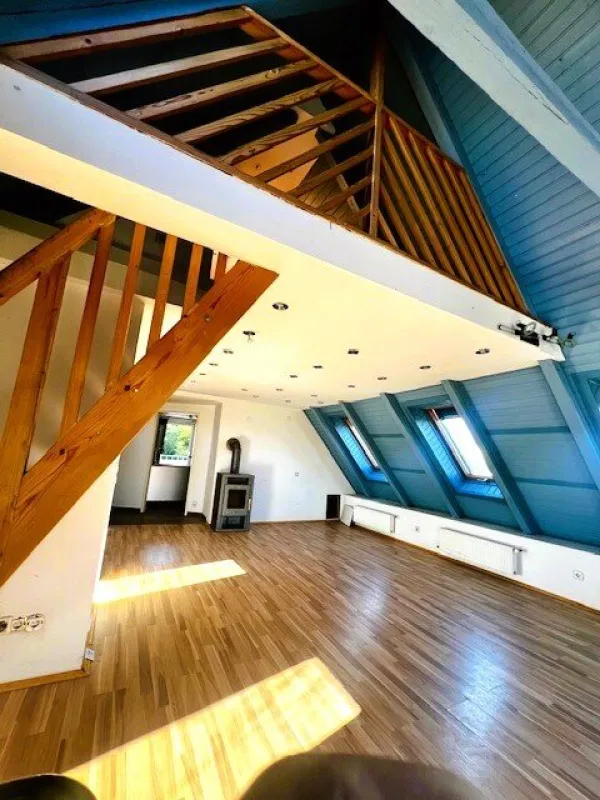 Einfamilienhaus mit großem Nebengebäude auf 1.855m² – absolute Ruhelage und unverbaubarer Blick!