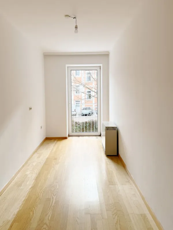 Großzügiges Wohnhaus mit 10 Zimmern Nähe Bahnhof
