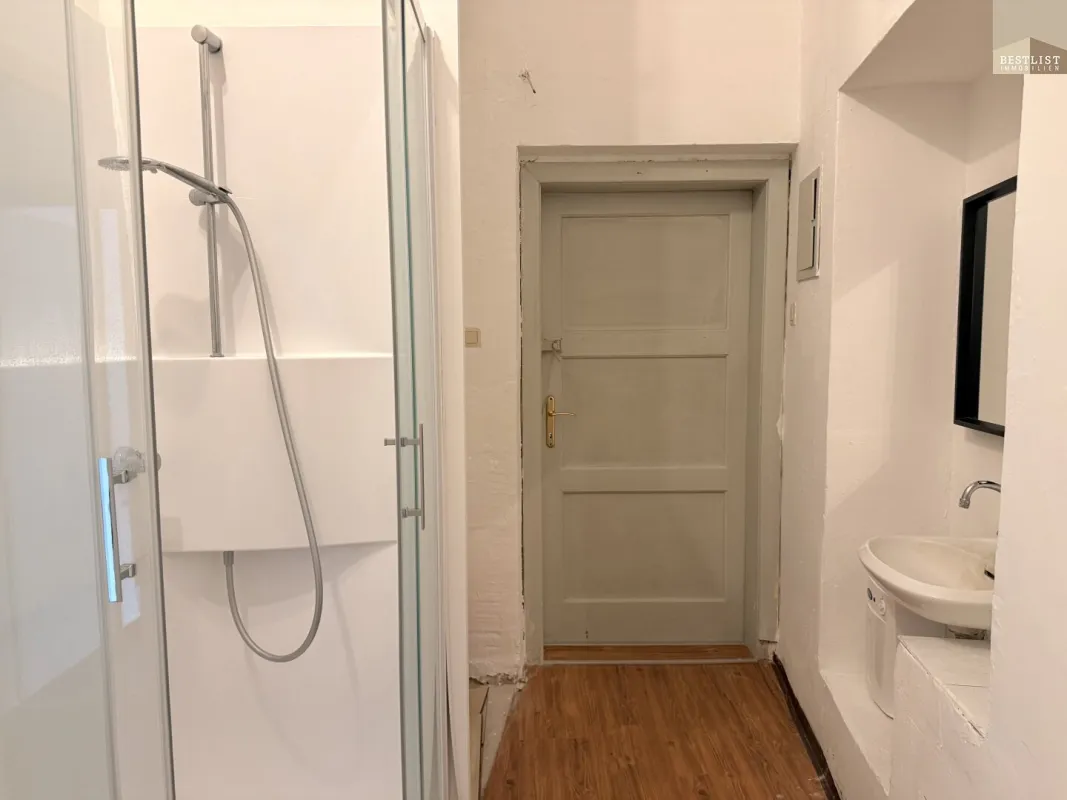 Attraktives Zinshaus mit Gewerbefläche und Wohnmöglichkeit in bester Lage!