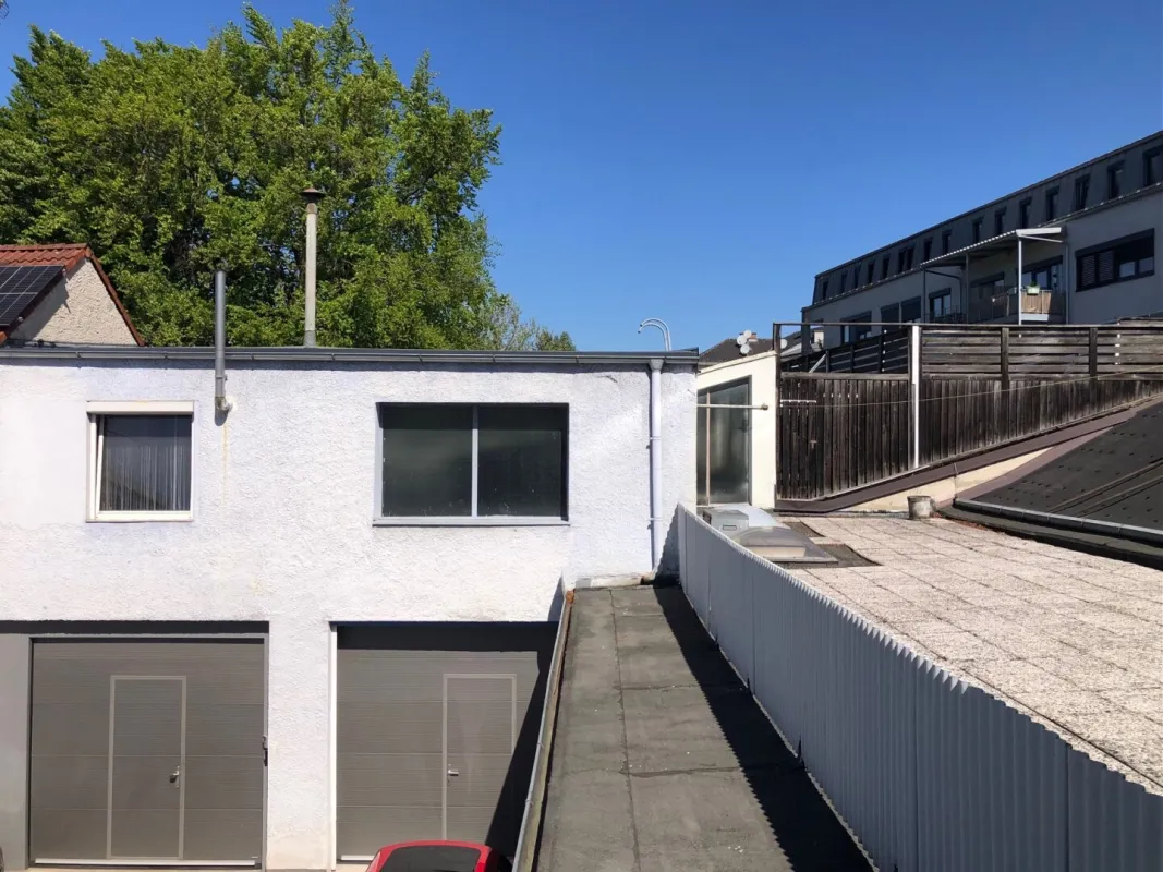 Haus mit großem Gewerbeanteil (Werkstatt/Geschäftslokal) im Zentrum von Wels