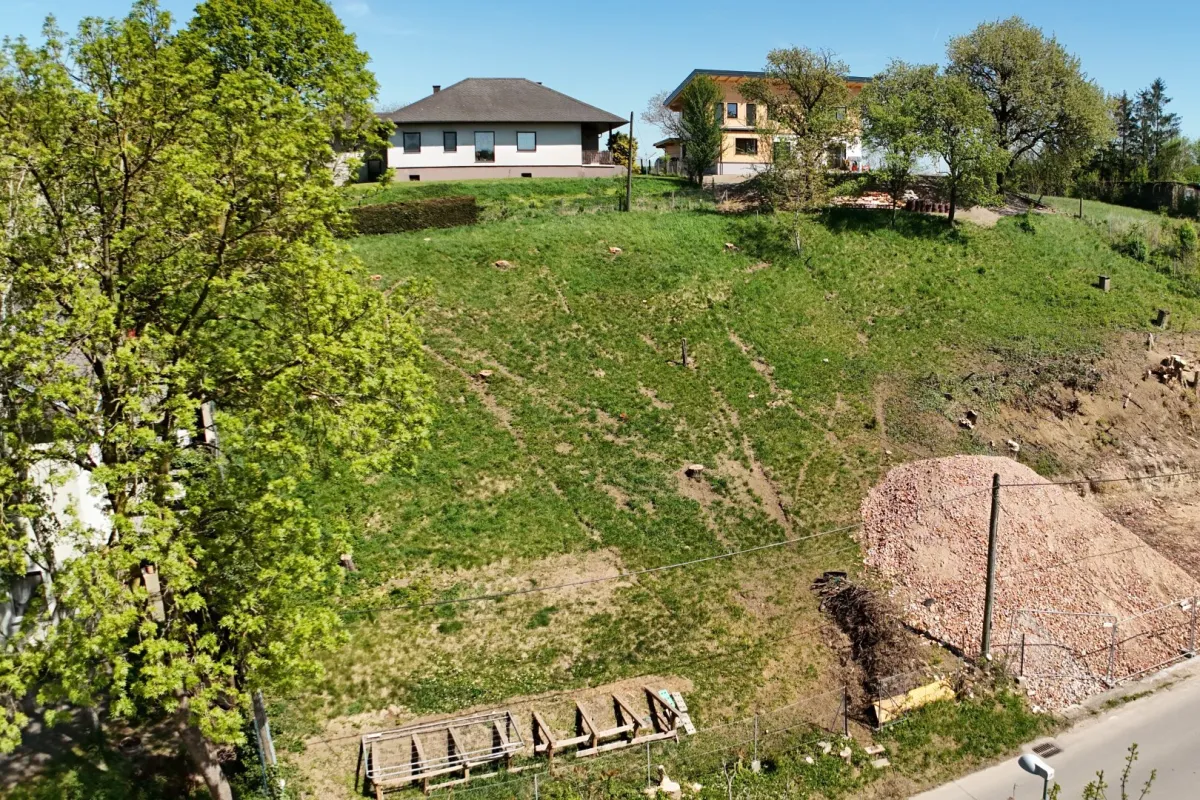 Grundstück mit Westausrichtung - Leben am Land mit den Vorteilen einer Stadt: