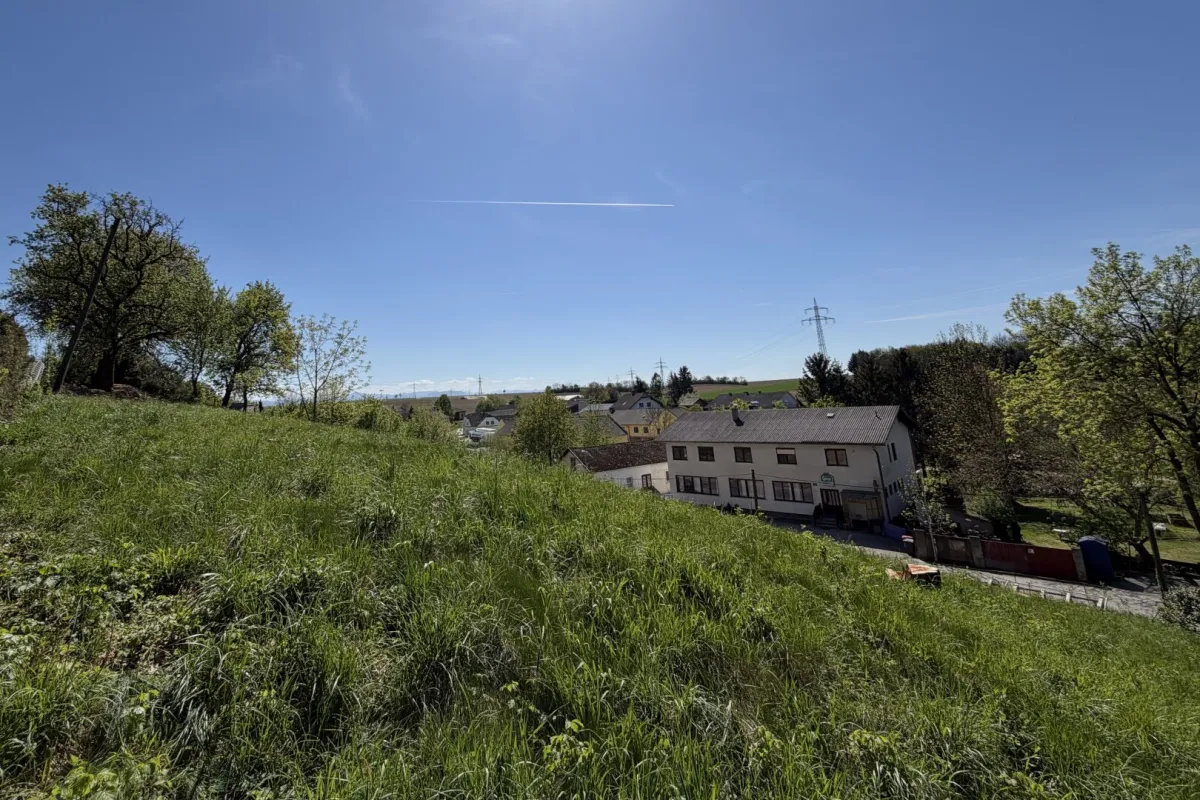 Grundstück mit Westausrichtung - Leben am Land mit den Vorteilen einer Stadt: