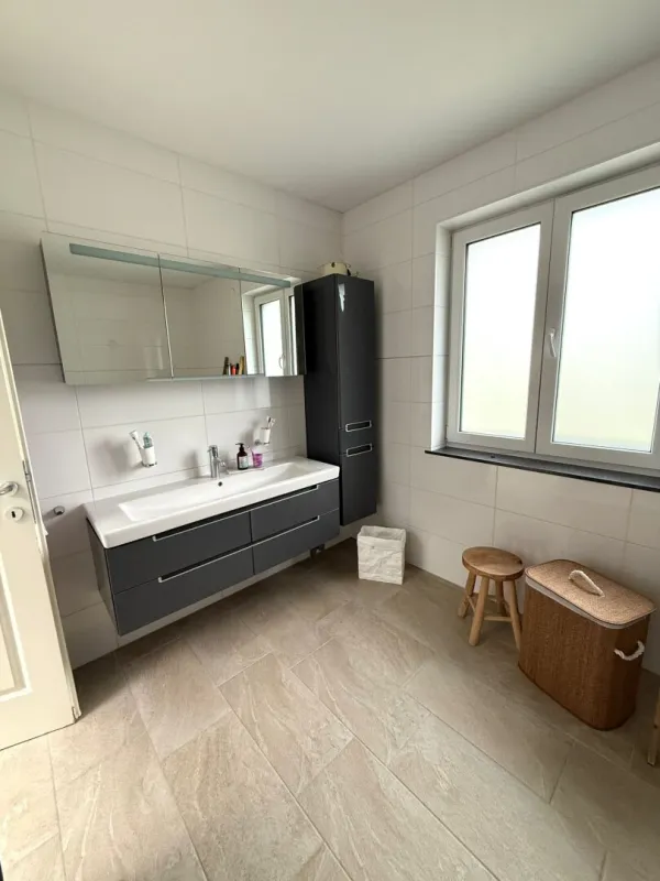 Neuwertiges Einfamilienhaus in St. Pölten mit Garten, Terrasse & 2 Stellplätzen!